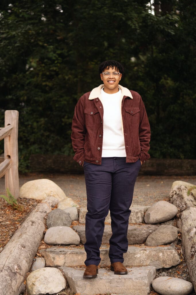 Natural light senior photo at Pine Lake Park highlighting the Sammamish scenery.